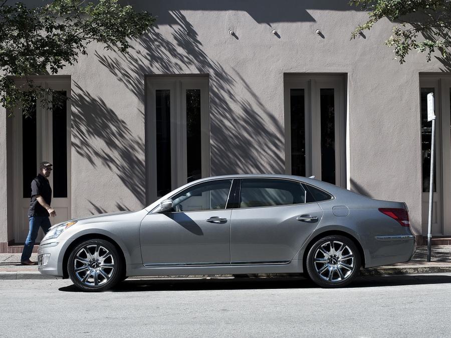  Hyundai Equus 2010 года  (US) (фото 51 из 68)